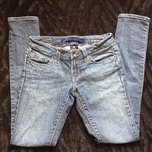 Refuge Denim Sz 0 R straight leg lt bl jeans